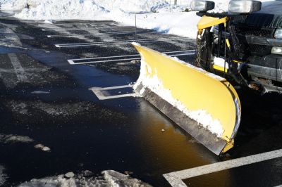 Roof Snow Shoveling - Spade Snow Removal East Chicago, Indiana